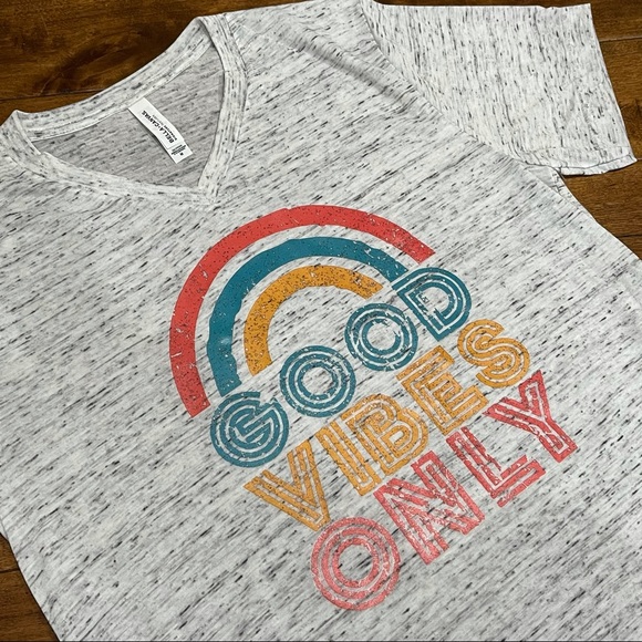 Good Vibes Only 🌈 - Picture 2 of 4